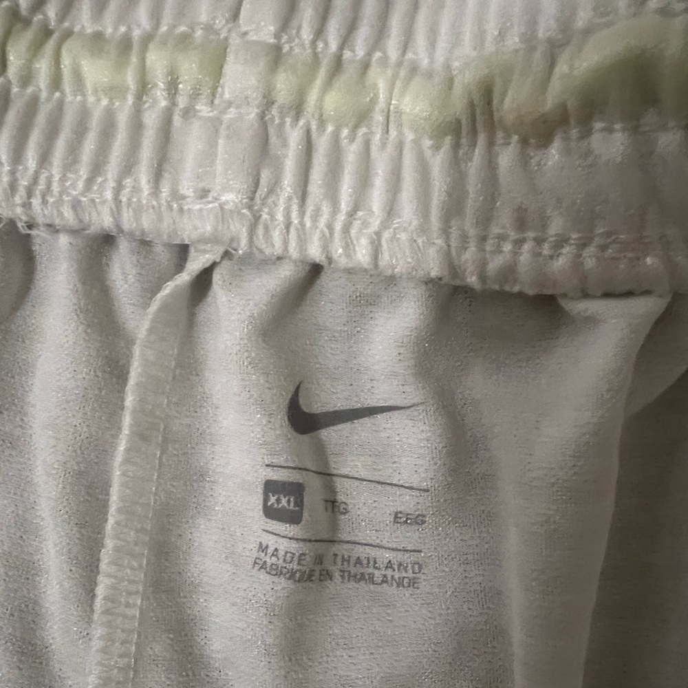 NWT Nike white shorts - Picture 3 of 3
